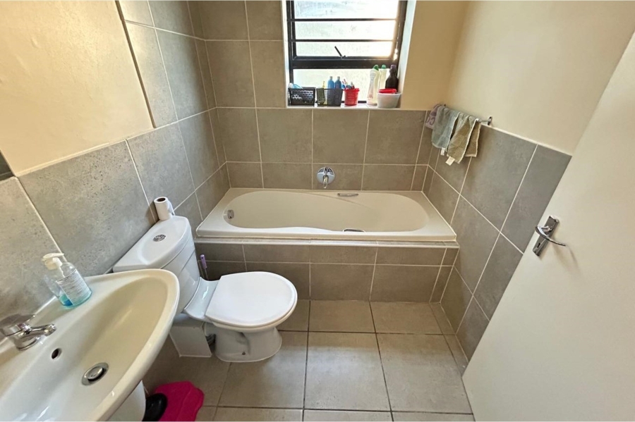 2 Bedroom Property for Sale in Parklands Western Cape